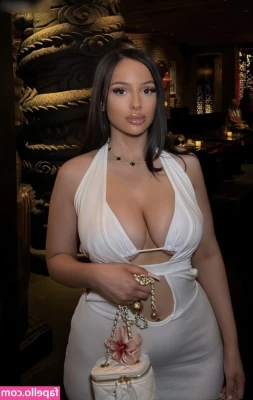 Pia-Maria Alessia [ pia-maria-alessia ] - Some snap & ig lewds that were worth keeping 😏