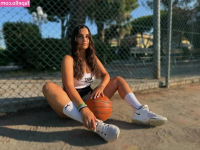 Dania Maffezzoli [ dania-maffezzoli ] - I filmed something very naughty for you 😈💦💦 I'm going to