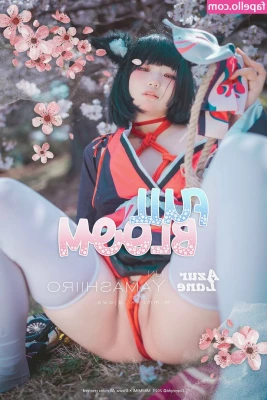 Mimmissu17 - My tits look so yum in this tiny little shirt