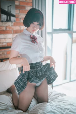 Mimmissu17 - Who doesn t love some lace