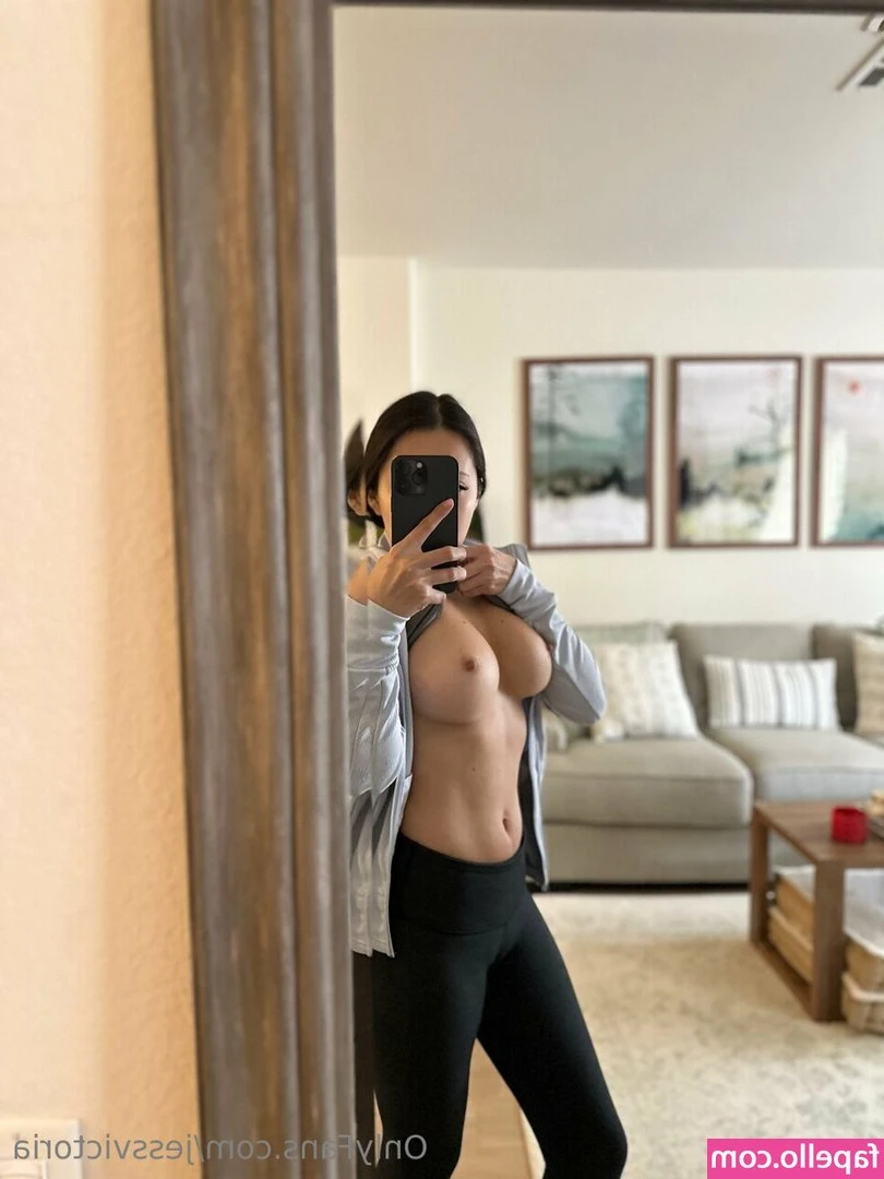 Jessica Victoria [ jessica-victoria ] - Tip this post 5 for a little morning snack 👅