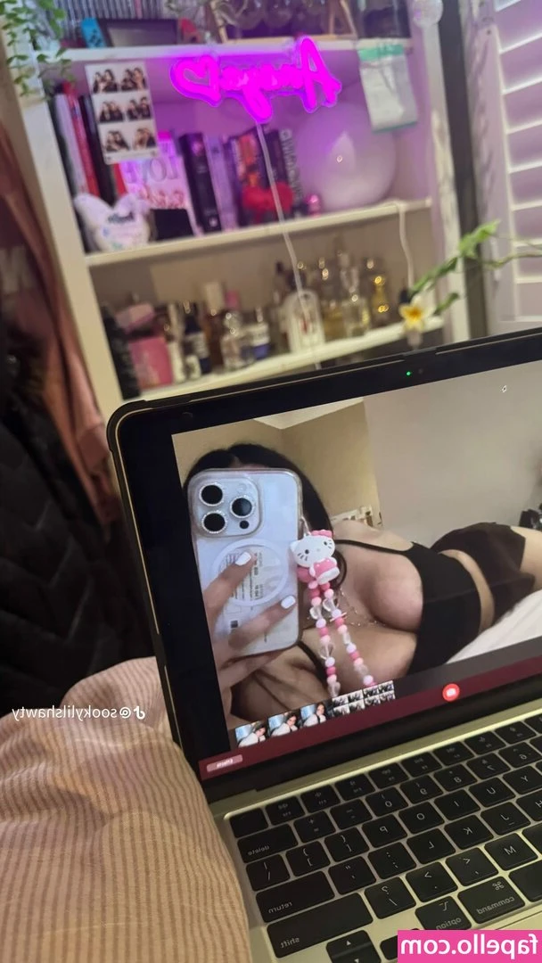 sookylilbrat - Like my new nail polish?