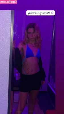secret_hub_wue [ secret-hub-wue ] - POV: we’re round a friends house for dinner, you’ve always had a