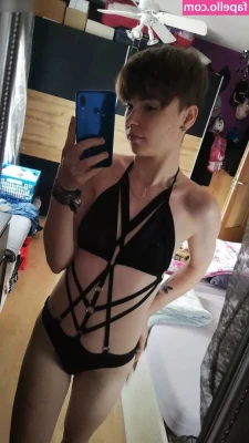 secret_hub_wue [ secret-hub-wue ] - Good morning babes! Happy titty Tuesday!   Did you see that surprise