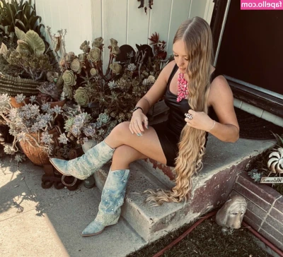 Lexi Floro [ lexi-floro ] - About to 💥💥💥💥