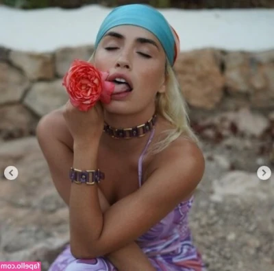Lali Esposito [ lali-esposito ] - How nasty can you get with my feet?