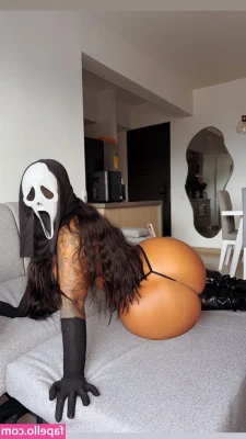Marianexotic - Do you like this color on me?