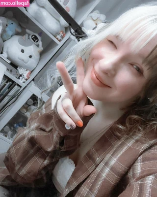 thecoffeeelf - Pretty kitty