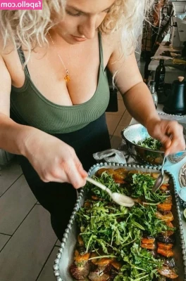 Chef D [ chef-d ] - My legs have been sore as FUCK from yoga so doing a squat on a
