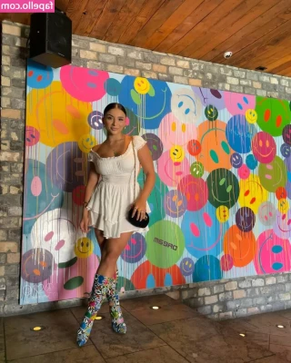 carinadiaz_ [ carinadiaz ] - Es tu aller voir ça bb?  In your DM ❤️ Viens me voir avoir des