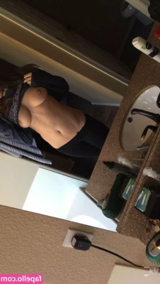 Erin Ashford [ erin-ashford-1 ] - No panties under here