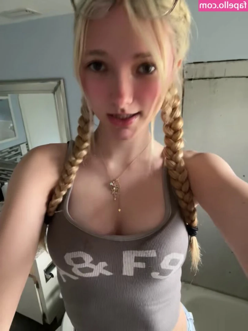 ilovebutterflieslolz123 - 1. A view of my ass 2. POV fingering 3. Me, being ate out.