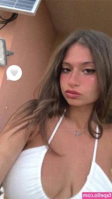 Diletta Ruggieri [ diletta-ruggieri ] - Cutie with slippers. I hope everyone has a good day and enjoys a titty