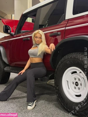 Hailee Johnson [ hailee-johnson ] - STRUGGLE WARNING  i lost my lube, and insisted on trying to shove it