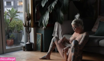 Kristina Wild [ kristina-wild ] - Waiting for my boyfriend's best friend... I want to test how loyal he