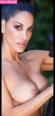 Silvina Escudero [ silvina-escudero ] - Come have a lick
