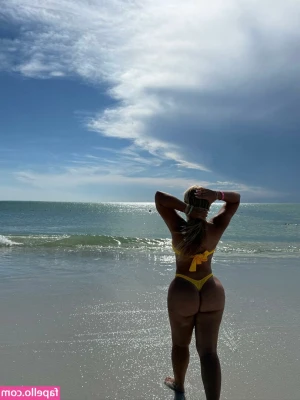 Alejandra Pontes [ alejandra-pontes ] - Can you see through what I'm suggesting here? 👀