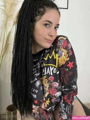 sweetiesuun - In footballer skinnies
