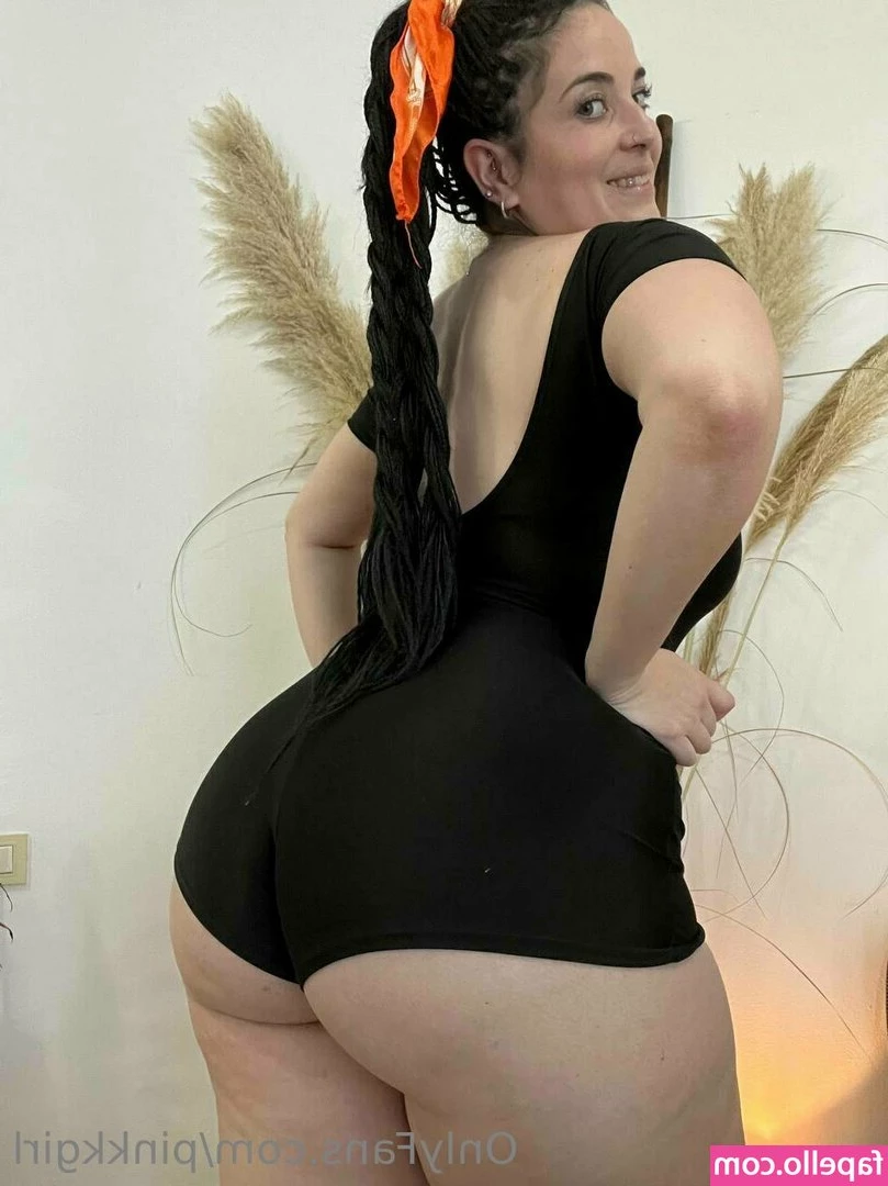 sweetiesuun - let's play a game baby 🍒😻🤫... check your messages 👀