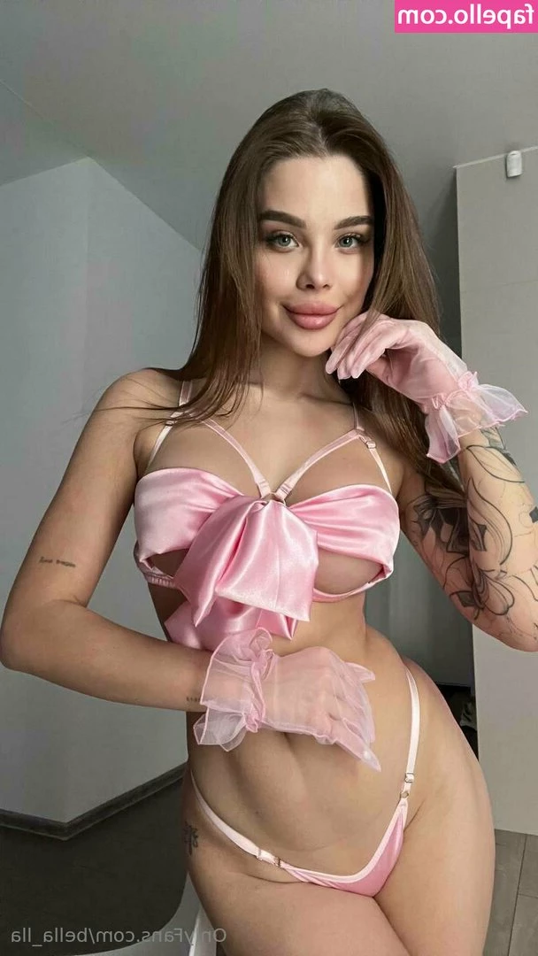 bella_lla [ bella-lla-1 ] - Who looking forward to seeing me fuck @therealdanniryan ?