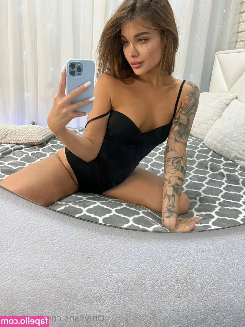 bella_lla [ bella-lla-1 ] - Some archives plus extras for non-Redditors!