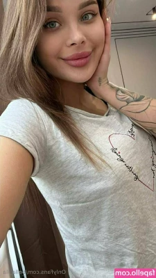 bella_lla [ bella-lla-1 ] - Pretzel 🥨 babe?
