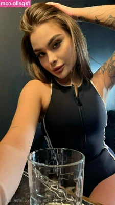 bella_lla [ bella-lla-1 ] - I thought using the massage gun on my dick would be fun  I was right