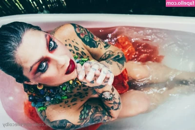 Danielle Colby [ danielle-colby ] - 😈 cuz i felt like it