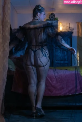 Danielle Colby [ danielle-colby ] - I’m so shy but if you only knew what I’m thinking right