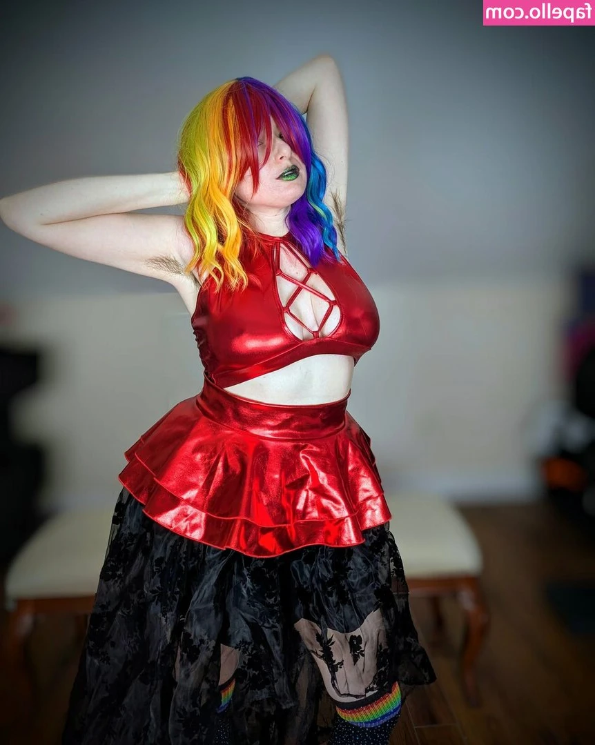 millenial.plum [ millenial-plum ] - Our Very First Hotel Cumwalk 😈 YOURS FREE for being here as my