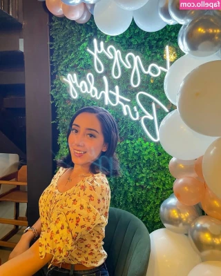Mishel Orellana [ mishel-orellana ] - A little secret between you and I 😉