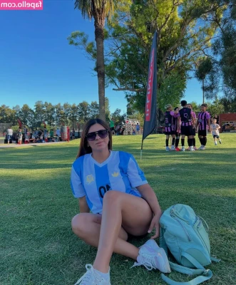 NelaChazarreta - La vidéo gratuite dans ta messagerie dans une heure