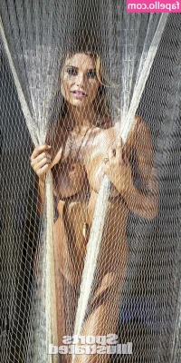 samanthahoopes - In between swiffering