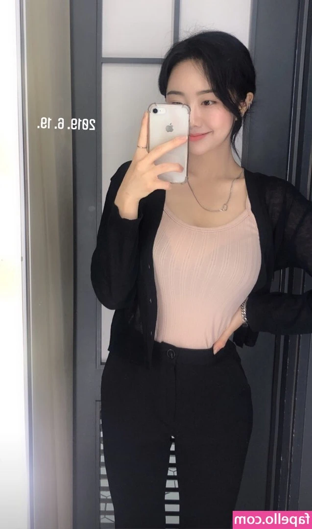 Episode - Yeji [ episode-yeji ] - does my ass look hot?👀😈