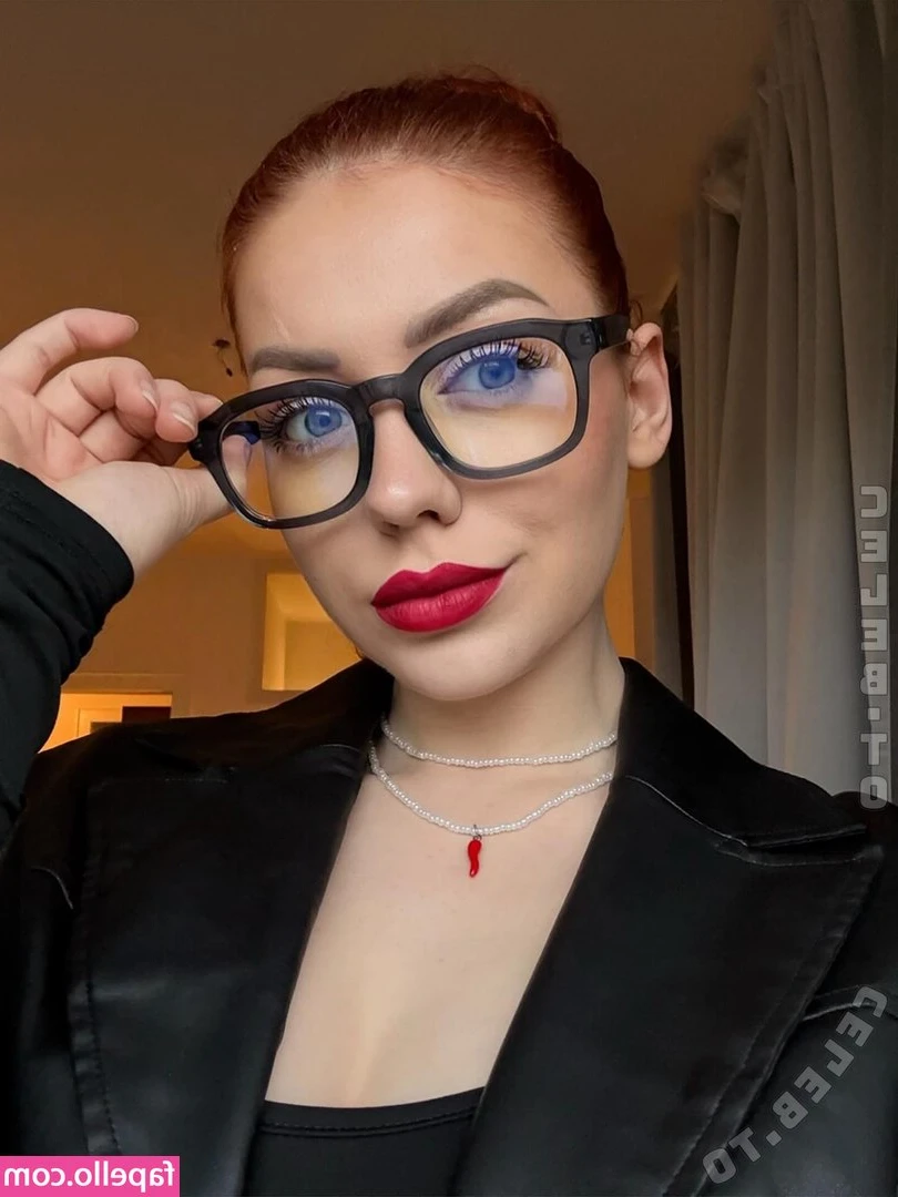 Jannaxrina - Se lo chupa y no para hasta qué acaba. 💦  Col. @canabbis420