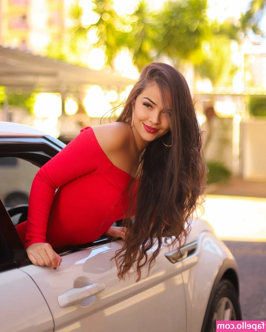 Tamiria Rodrigues [ tamiria-rodrigues ] - Do you like long or short nails?