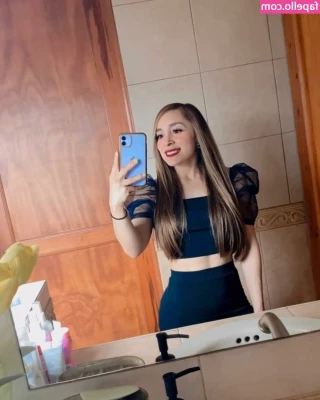 Ale Vargas [ ale-vargas ] - would you suck on my toes if i asked nicely? 🦶