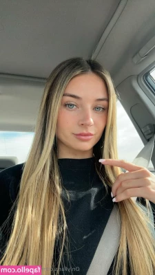 ellieanderson - Good morning! And Happy Saturday 🖤