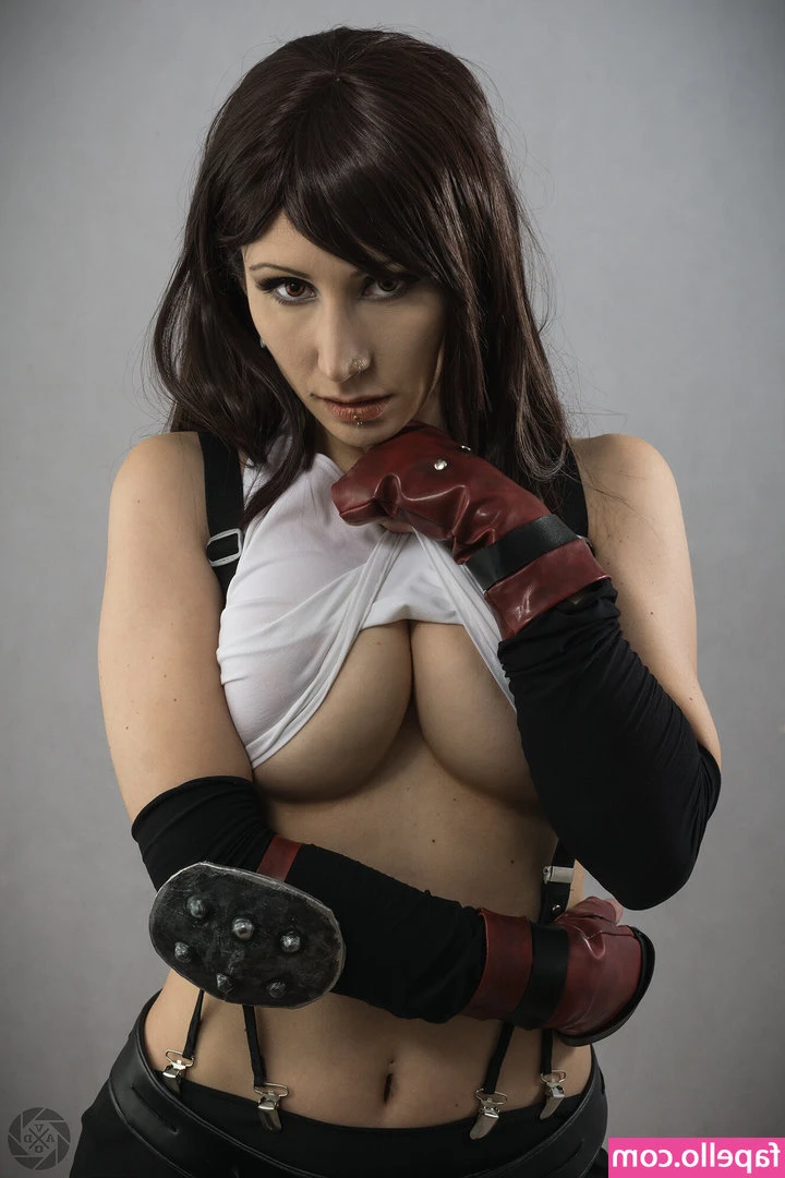 MorganaCosplay - when u get that sweet sweet thigh smoosh<3 i look like a goddamn