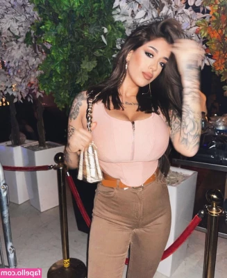 May Bakshi [ may-bakshi ] - AD  LA MIA AMICA  carla fitness free È UNA DELLE CONTENT CREATOR