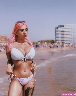 May Bakshi [ may-bakshi ] - Wide-open for something to cum and 😏 you know...😈🍆