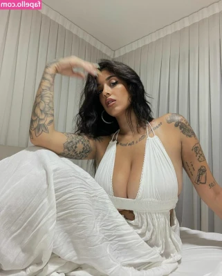 May Bakshi [ may-bakshi ] - Come spank my juicy booty, Daddy 🥵 part 1