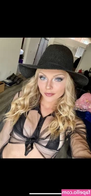 Rhiannon Vandertie [ rhiannon-vandertie ] - I hope you guys are ready for some fun content this week 😝