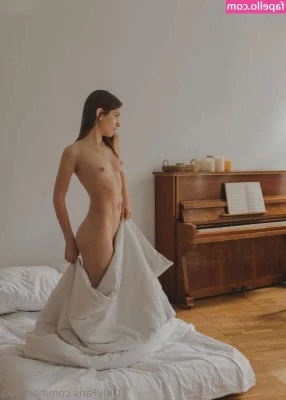 hareniks - Pants off Fridays    Feeling Peachy
