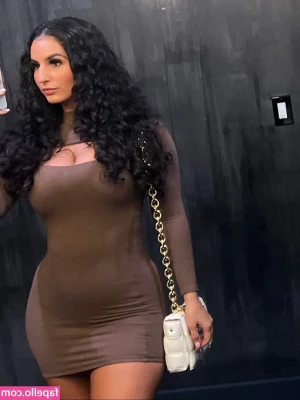 heidiangel_ [ heidiangel ] - Boobs on the table 😁