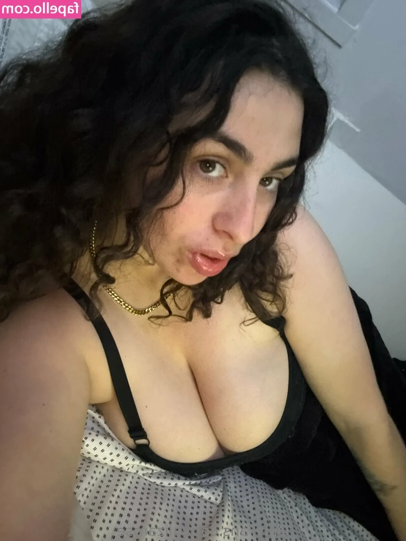 Aliza Rose [ aliza-rose ] - If your name starts with a B send me $100 right now. If you think