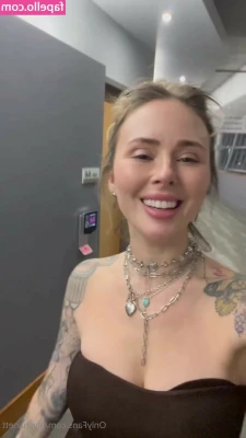 Alysha Nett [ alysha-nett-26 ] - Hot Girl/Girl custom video
