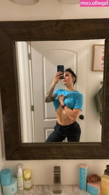 Leah Casciano [ leah-casciano ] - This POV is so fucking amazing, my feet, my legs and a glimpse of my