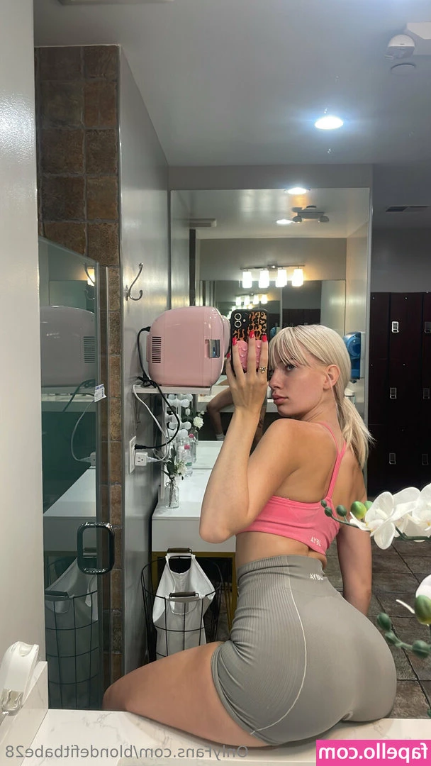 blondefitbabe28 - Mistletoe rules apply