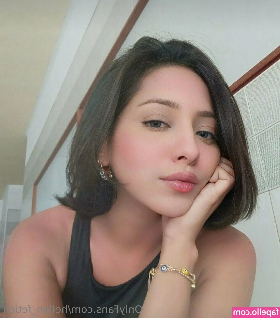 hellen_fetich [ hellen-fetich ] - On a trip and having trouble connecting with OF  so I wasn t able to